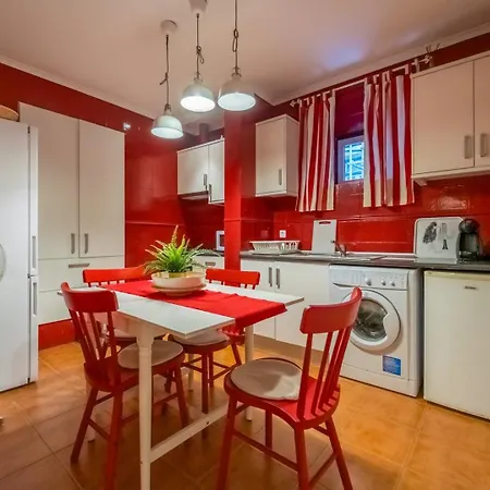 2br In Bairro Alto - | By Airnest Lissabon